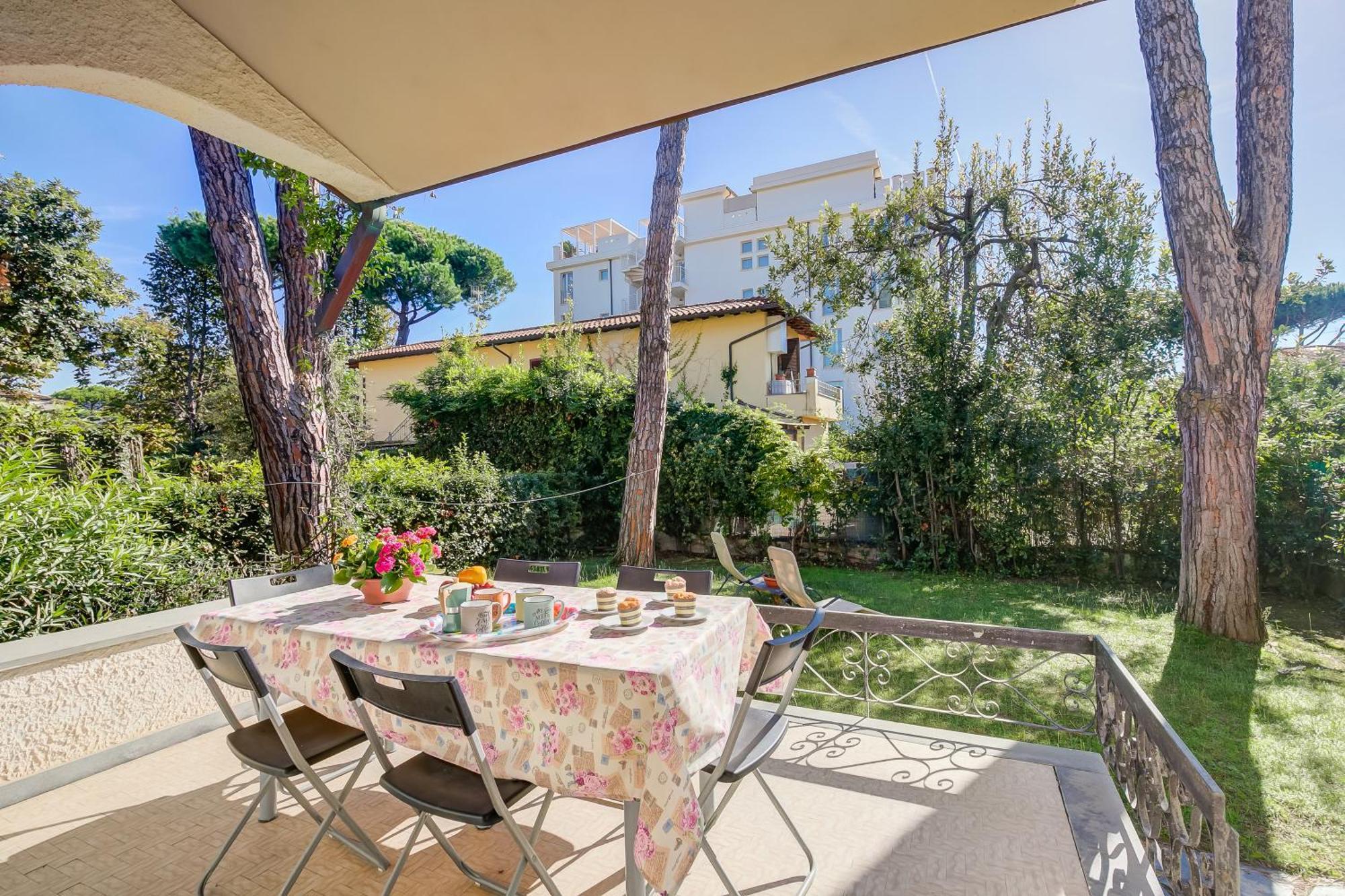 Casa Maddalena Al Mare 600M From Sea - Happy Rentals Марина-ди-Пьетрасанта Экстерьер фото